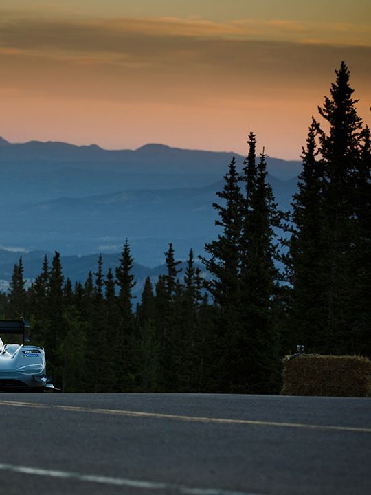 Cursa de record a modelului Volkswagen ID.R la Pikes Peak Hill Climb 2018